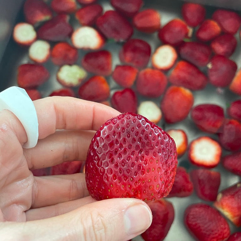 Isocycloseram Explained: Why This "Forever Chemical" on Berries Has Everyone Talking
