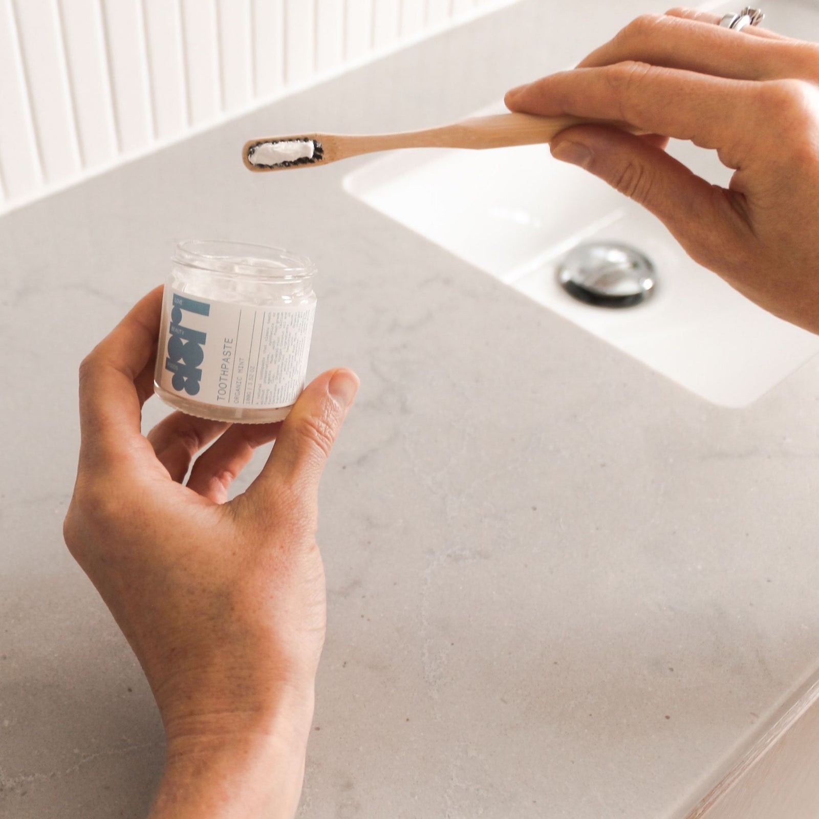 Our Top 5 Plastic-Free Dental Care Picks