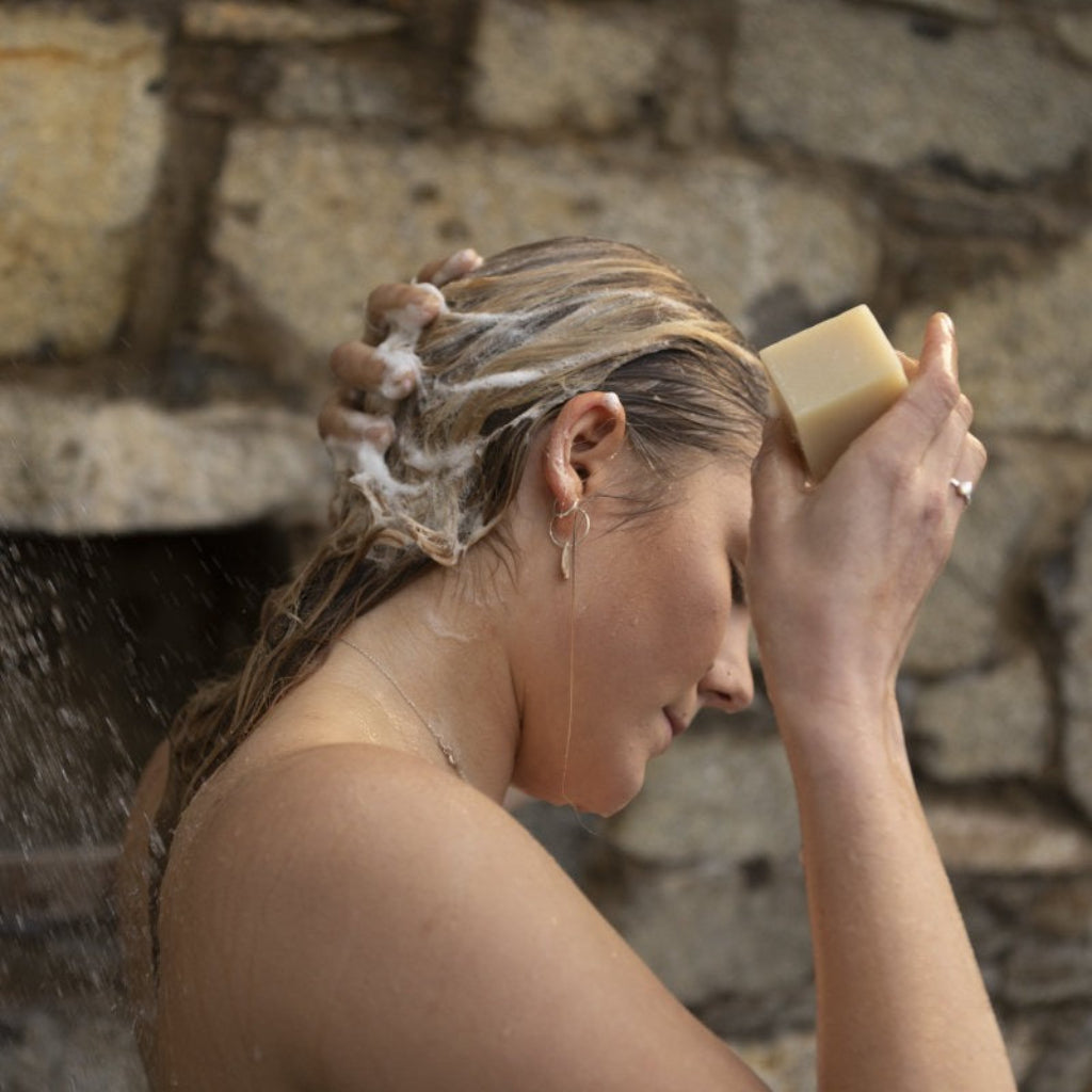 Go-For-Zero-Australia-Beauty-And-The-Bees-Tasmanian-Beer-Shampoo-Bar-3