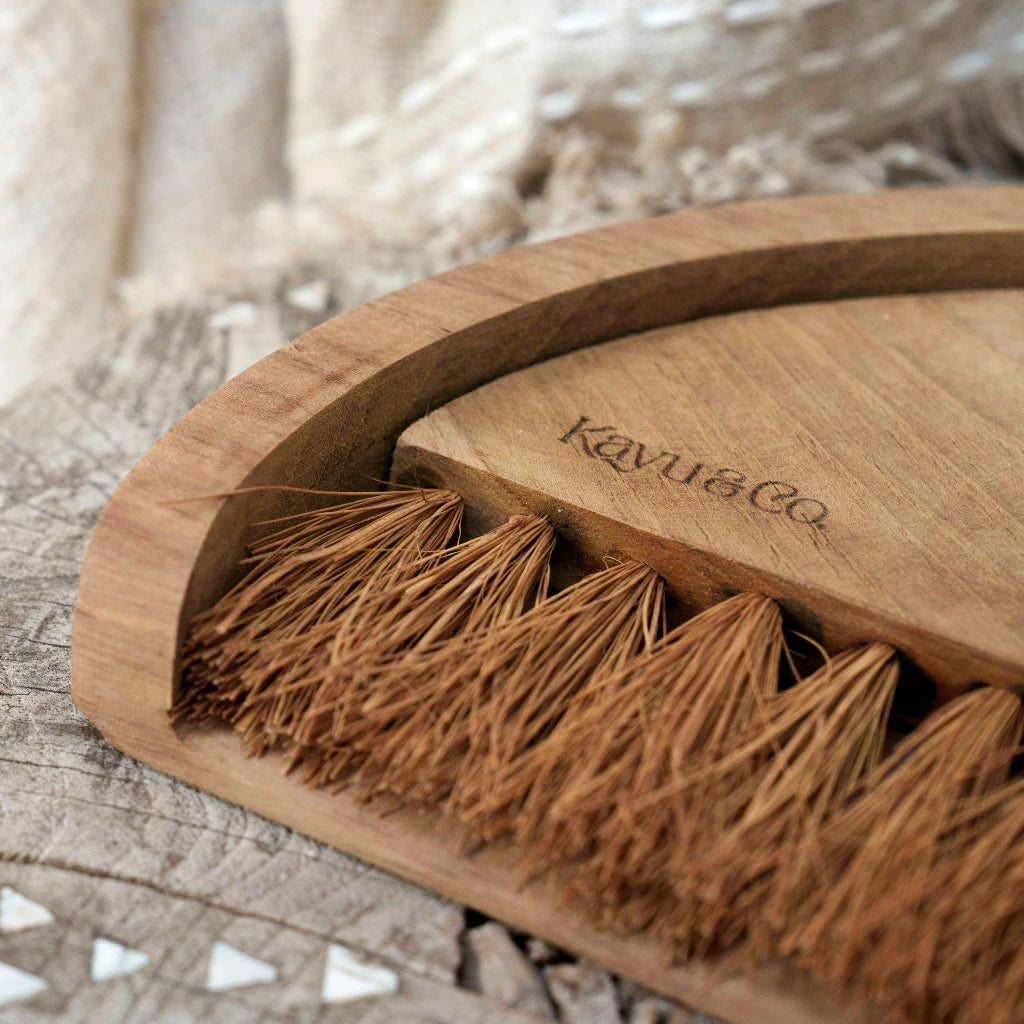 Go-For-Zero-Australia-Kayu-&-Co-Australia-Wooden-Dustpan-And-Brush-2-Sizes-Close-Up