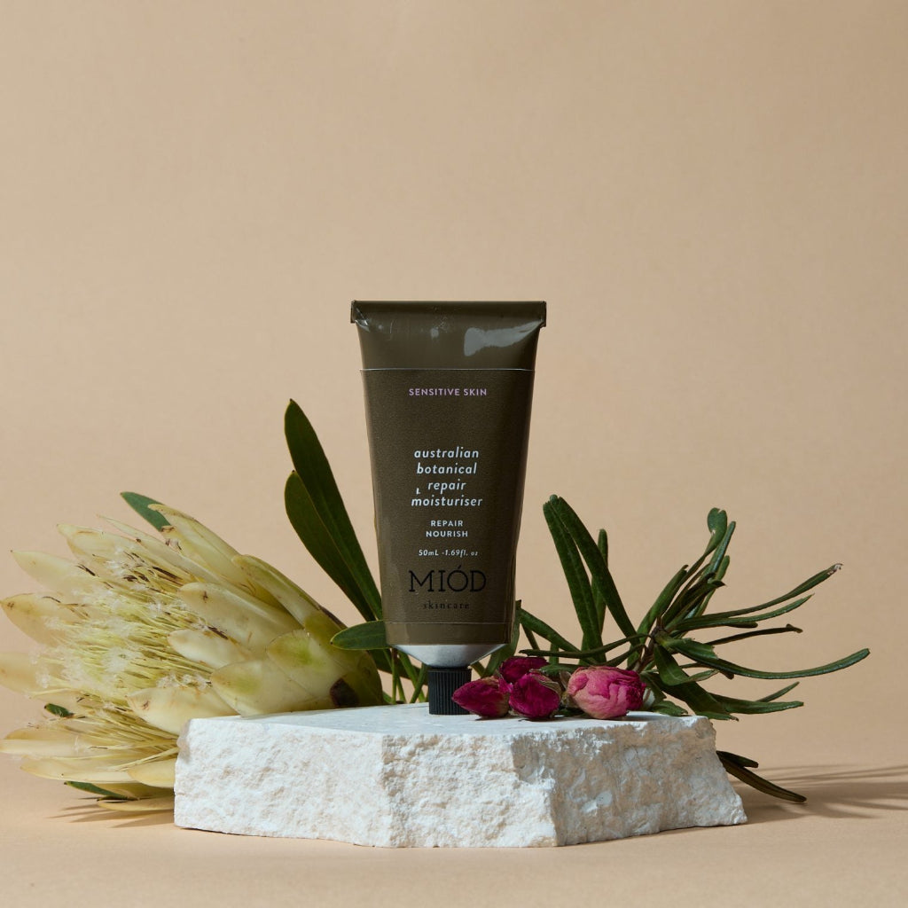 Go-For-Zero-Australia-Miód-Botanical-Repair-Moisturiser-50ml-Styled