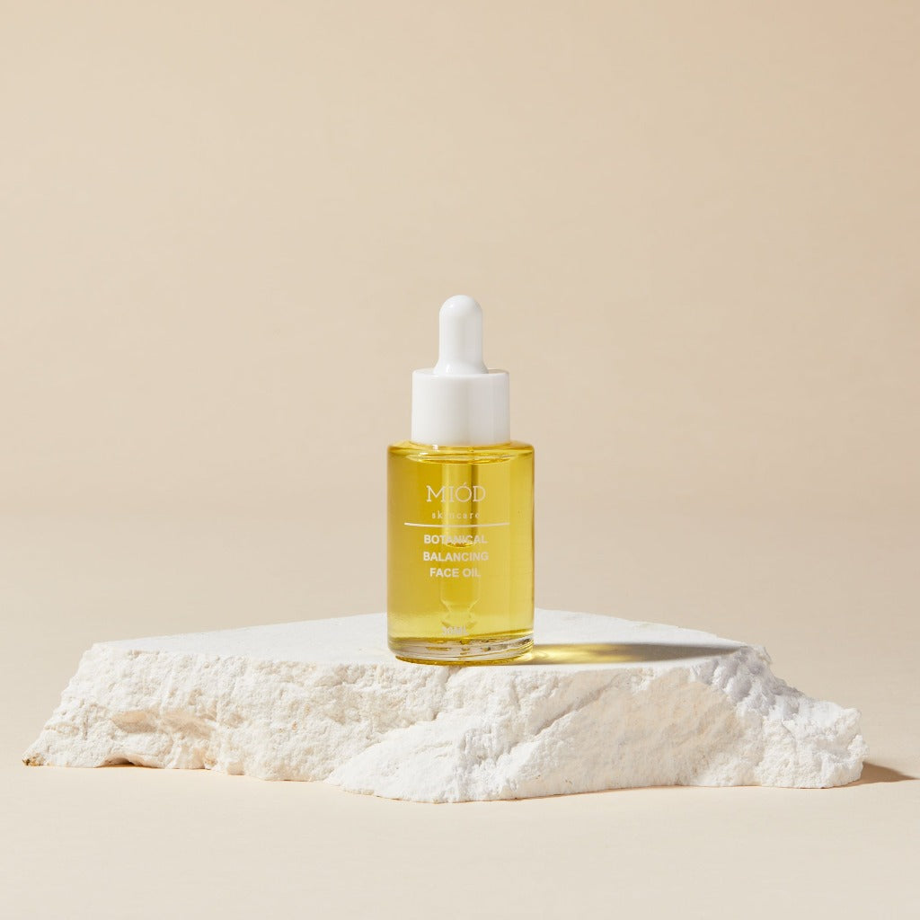 Go-For-Zero-Australia-Miód-Organic-Botanical-Balancing-Face-Oil-30ml-Styled