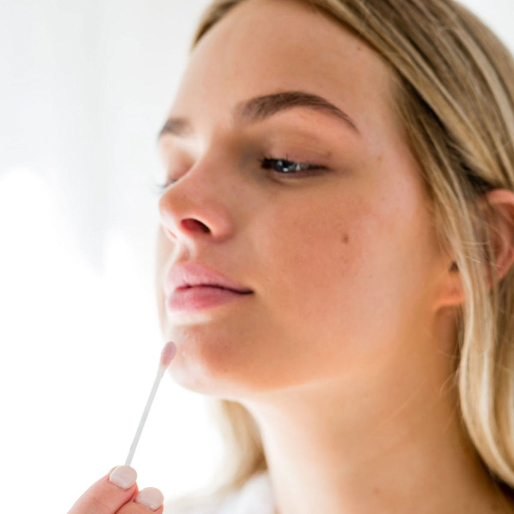 Go-For-Zero-Australia-Noosa-Basics-Acne-Spot-Drying-Lotion-Model