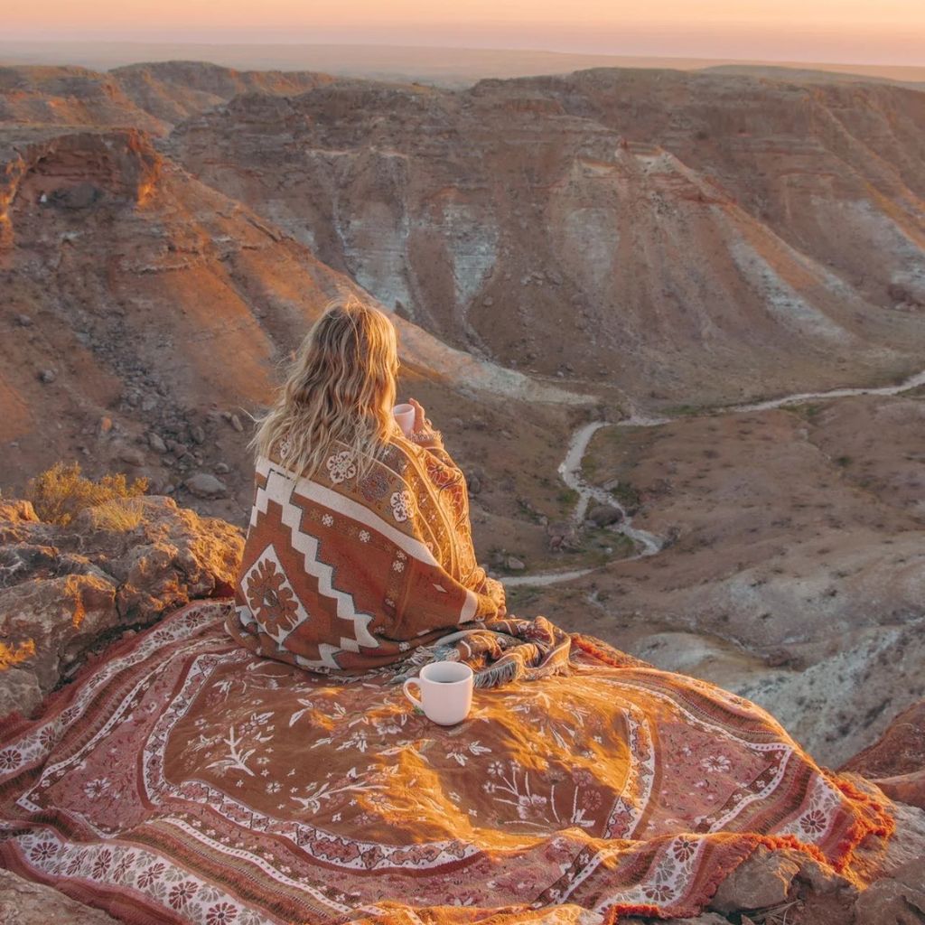 Go-For-Zero-Australia-Salty-Aura-Australia-Recycled-Cotton-Throw-Rugs-The-Desert-Rug-Styled