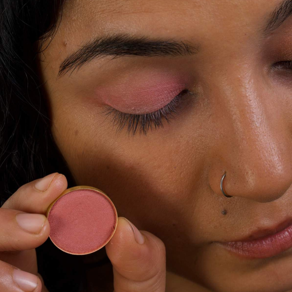 Go-For-Zero-Australia-Scoop-Whole-Beauty-Australia-Pink-Lake-Eyeshadow-Flamingo