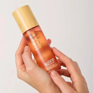 Go-For-Zero-Australia-Scoop-Whole-Beauty-Australia-Wildflower-Facial-Mist-In-Hands