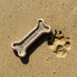 Go-For-Zero-Australia-The-Kelpy-Bone-Home-Compostable-Plastic-Free-Dog-Chew-Toy-Flat-Lay