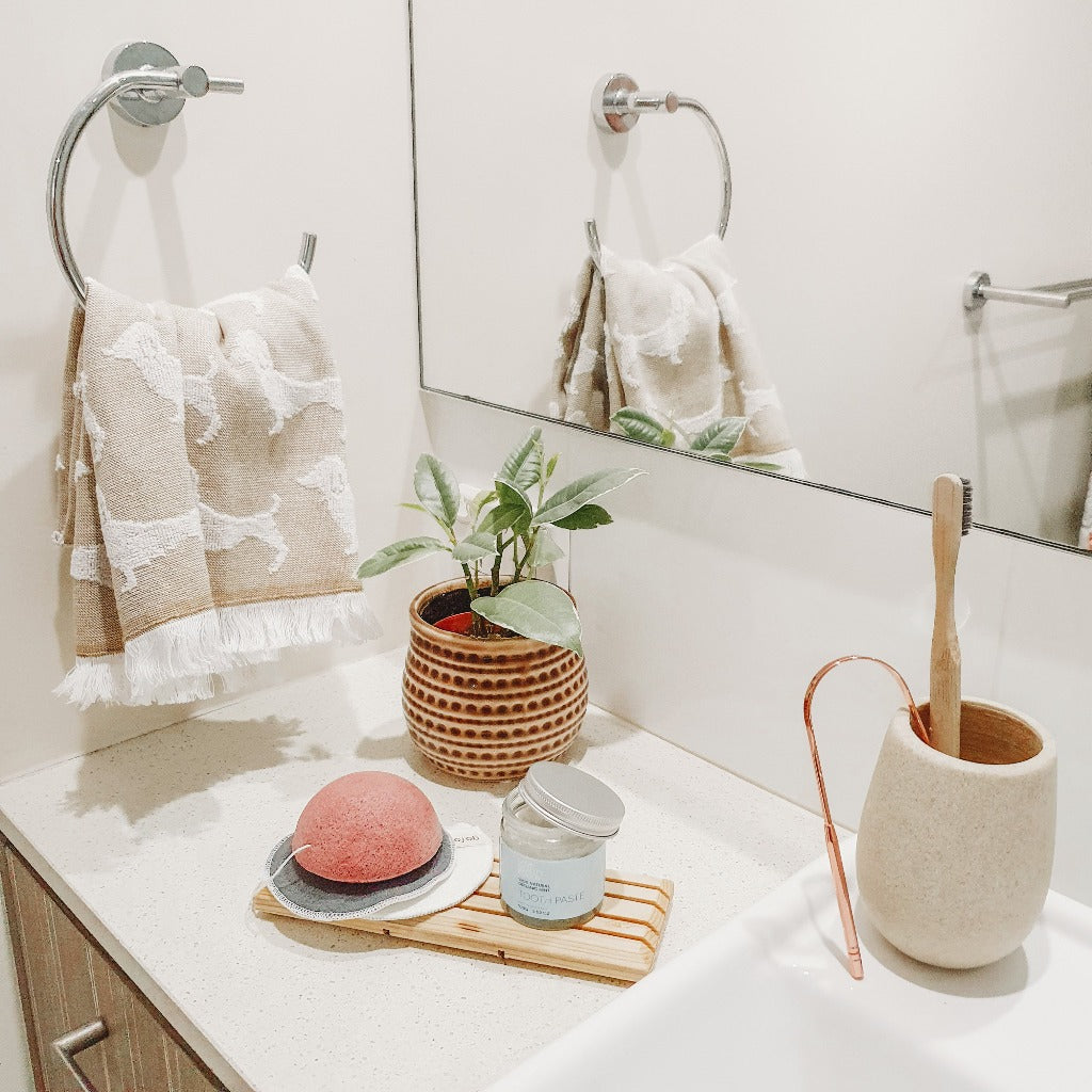 Go-For-Zero-Australia-Red-Clay-Konjac-Sponge-Styled