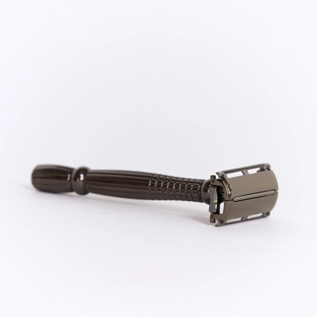 Go Max Safety Razor Go-For-Zero-Butterfly-Reusable-Safety-Razor-Black-Front-Lay