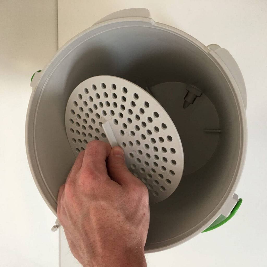 Go-For-Zero-Australia-Urban-Composter-City-Composter-Inside